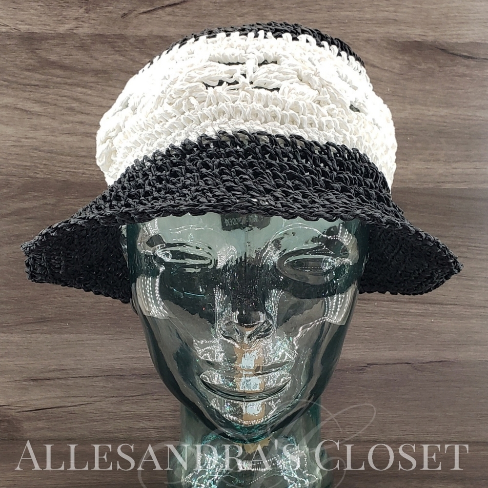 Steve Madden Hat Bucket Black Mixed Floral Crochet Packable Grannycore Vacation